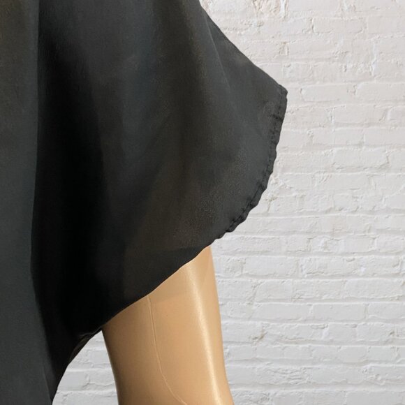 VINTAGE GIANNA -- Black Blouse, Pull Over with Scoop Neck and Cap Sleeves - Picture 5 of 12